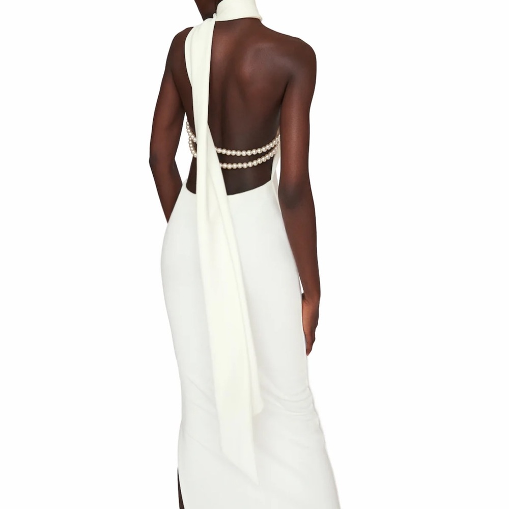 Elegant White Backless Dress